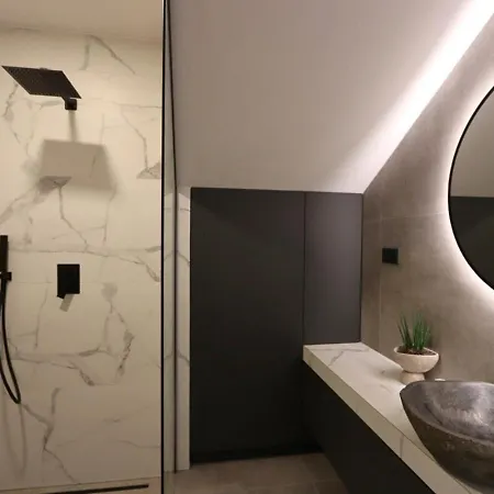 Lakeside Luxury Caroline Appartamento *